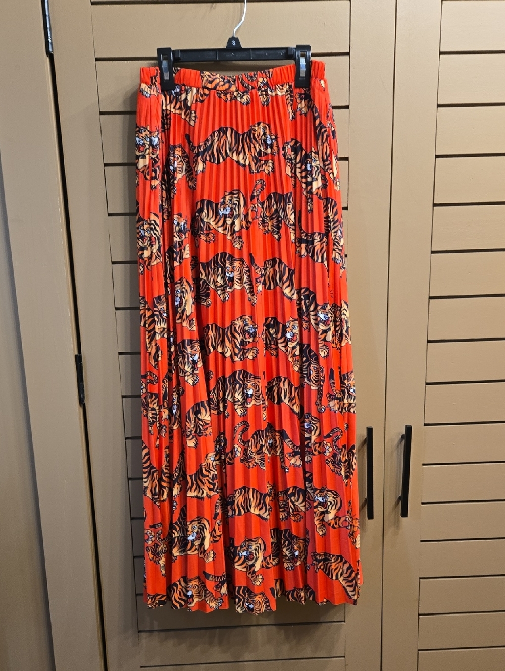 Dressed In LALA Don't Let Them Tame You Pleated Skirt Size Small - Picture 7 of 7